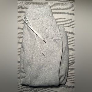 Lululemon HR scuba jogger crop